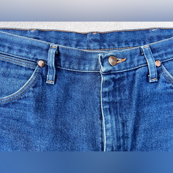 Wrangler Vintage Women’s Denim Shorts size 34 EUC - Picture 4 of 6